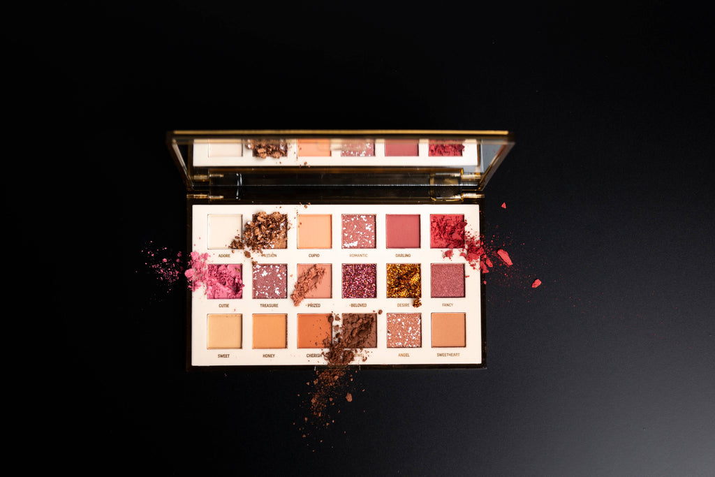 Palette Magic Studio con 18 ombretti Very Nude