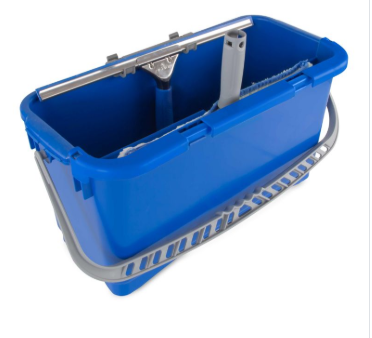 Secchio in plastica 20 lt con manico in plastica completo di strizzino e supporto per tergivetro